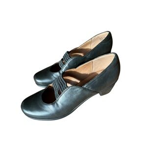 Clarks Artisan Brigita Glory Black Leather Chunky Heel 8.5 Officecore Luxe